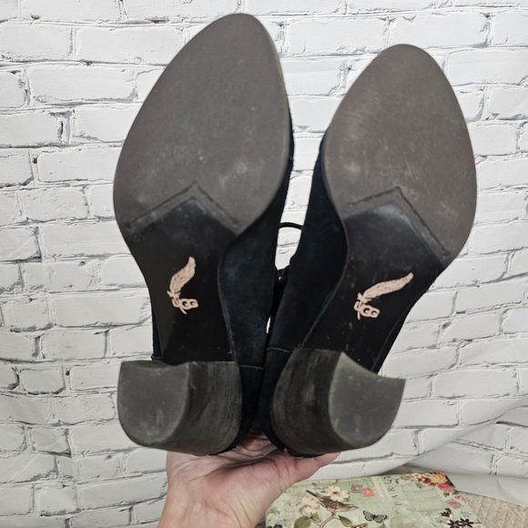 Ugg Annalise Suede Boots - Picture 7 of 8